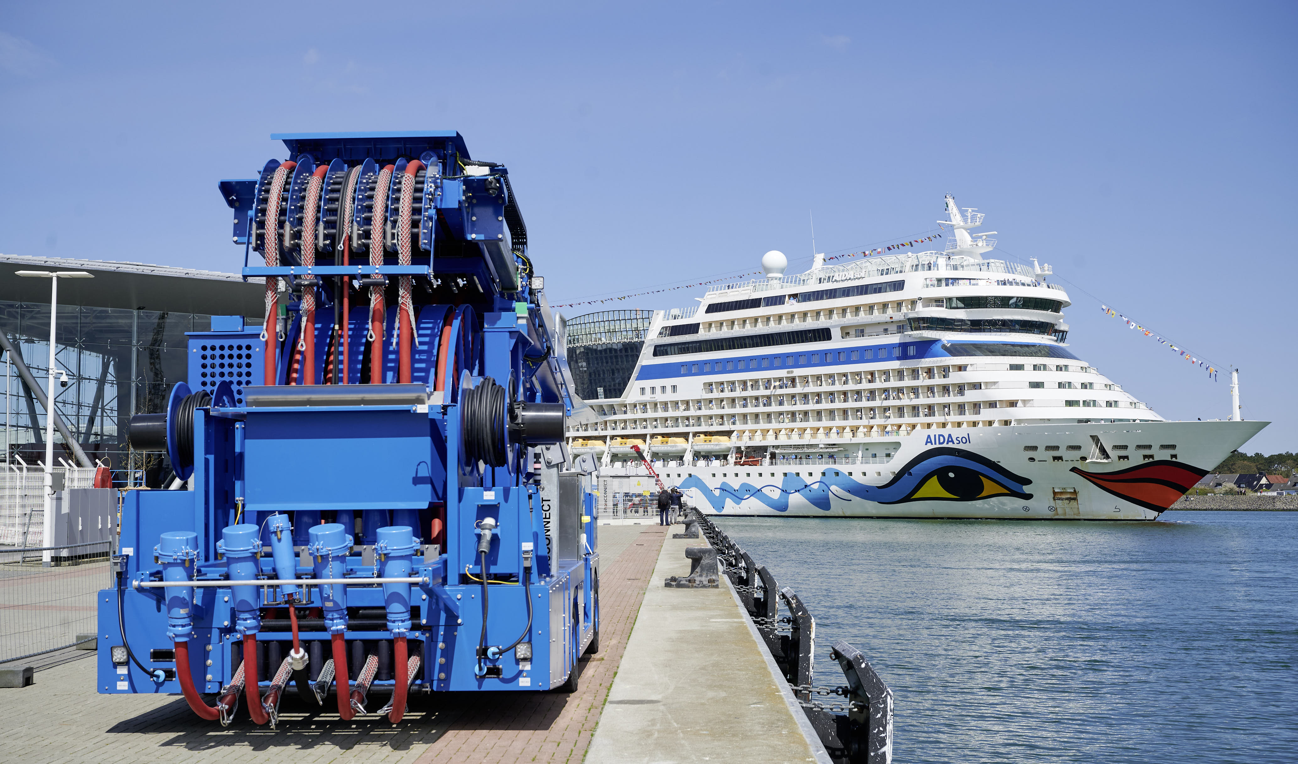 „AIDAmar“ beendet Hauptsaison der Kreuzschifffahrt in Warnemünde