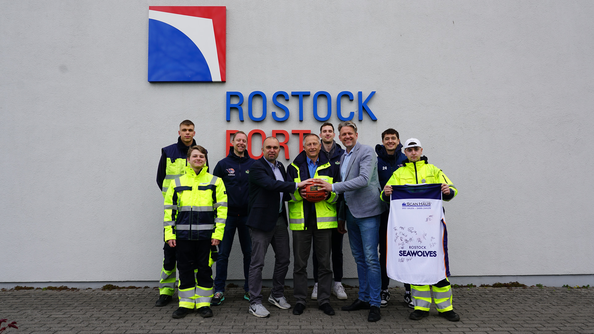 ROSTOCK PORT unterstützt den Basketball-Sport