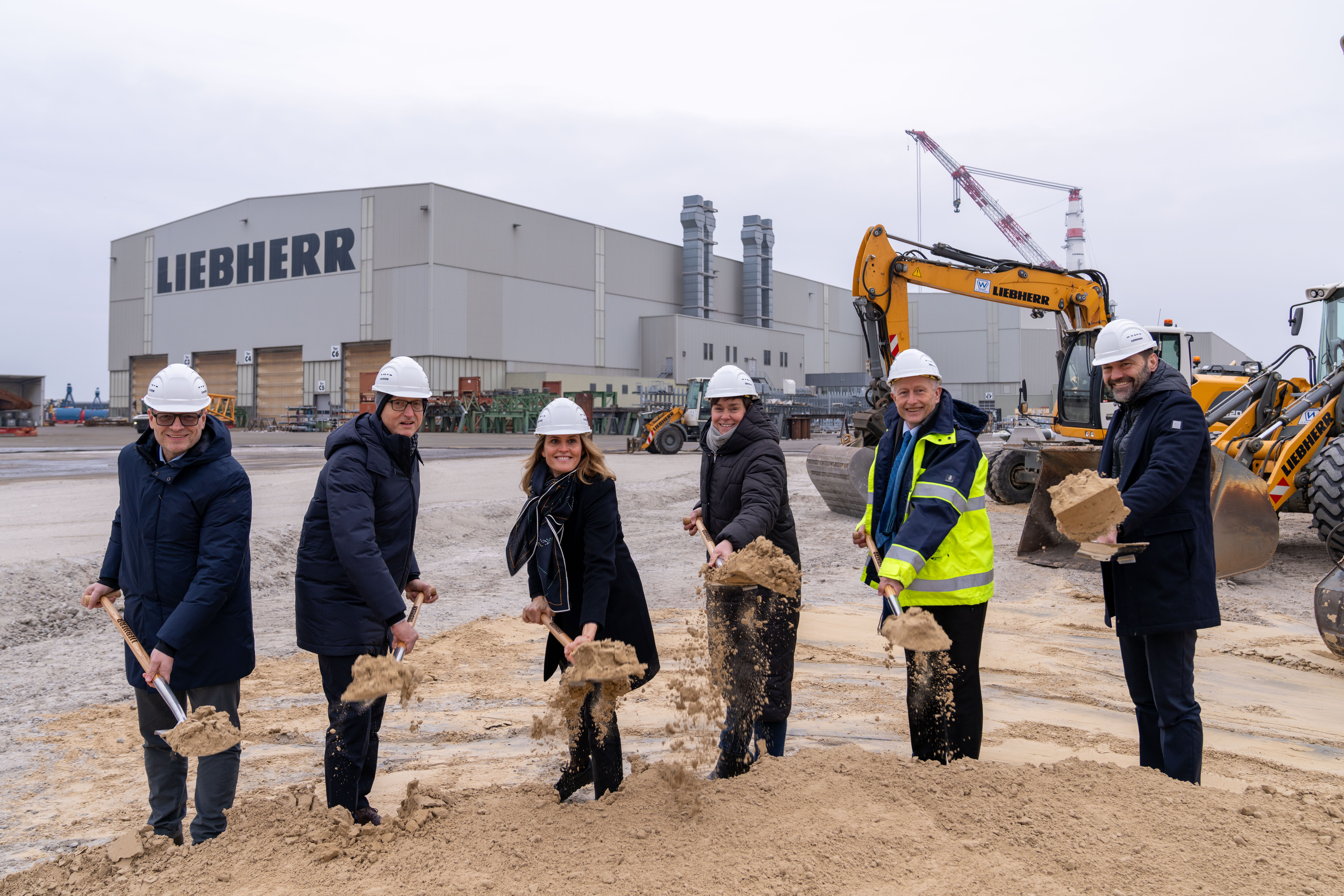 Spatenstich: Neue Werkhalle  für das Liebherr-Werk Rostock 