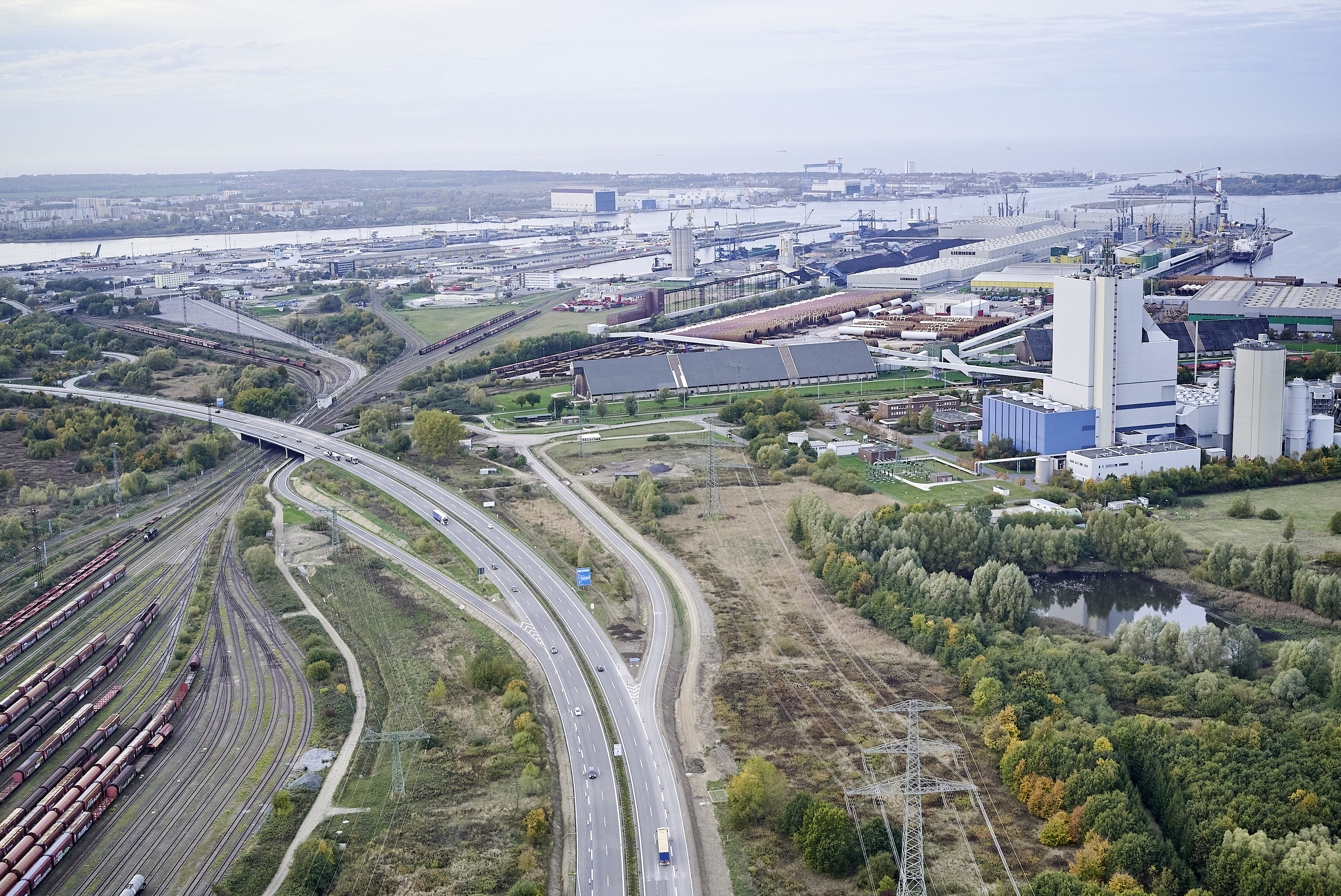 Überseehafen Rostock erhält zweite Autobahnabfahrt und -auffahrt