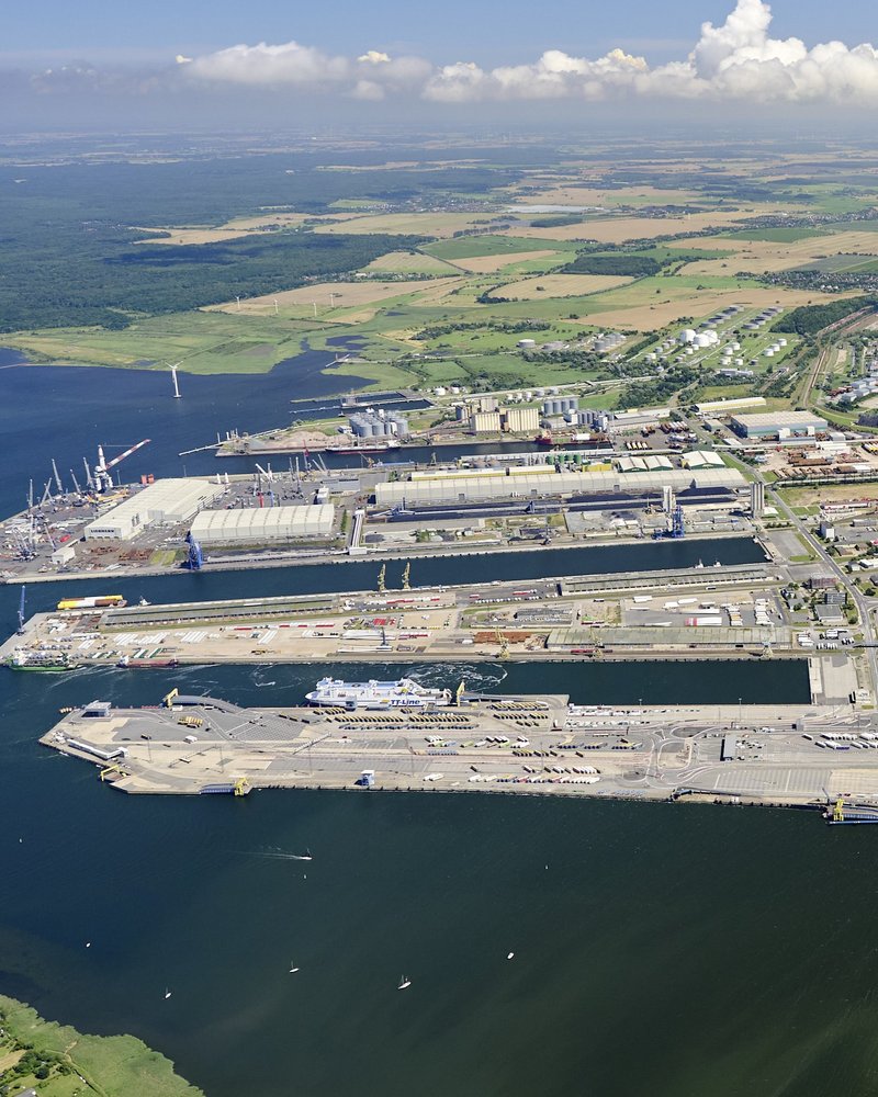 Hafen Zwischen Lübeck Und Rostock Rostock Port: Hafen Rostock