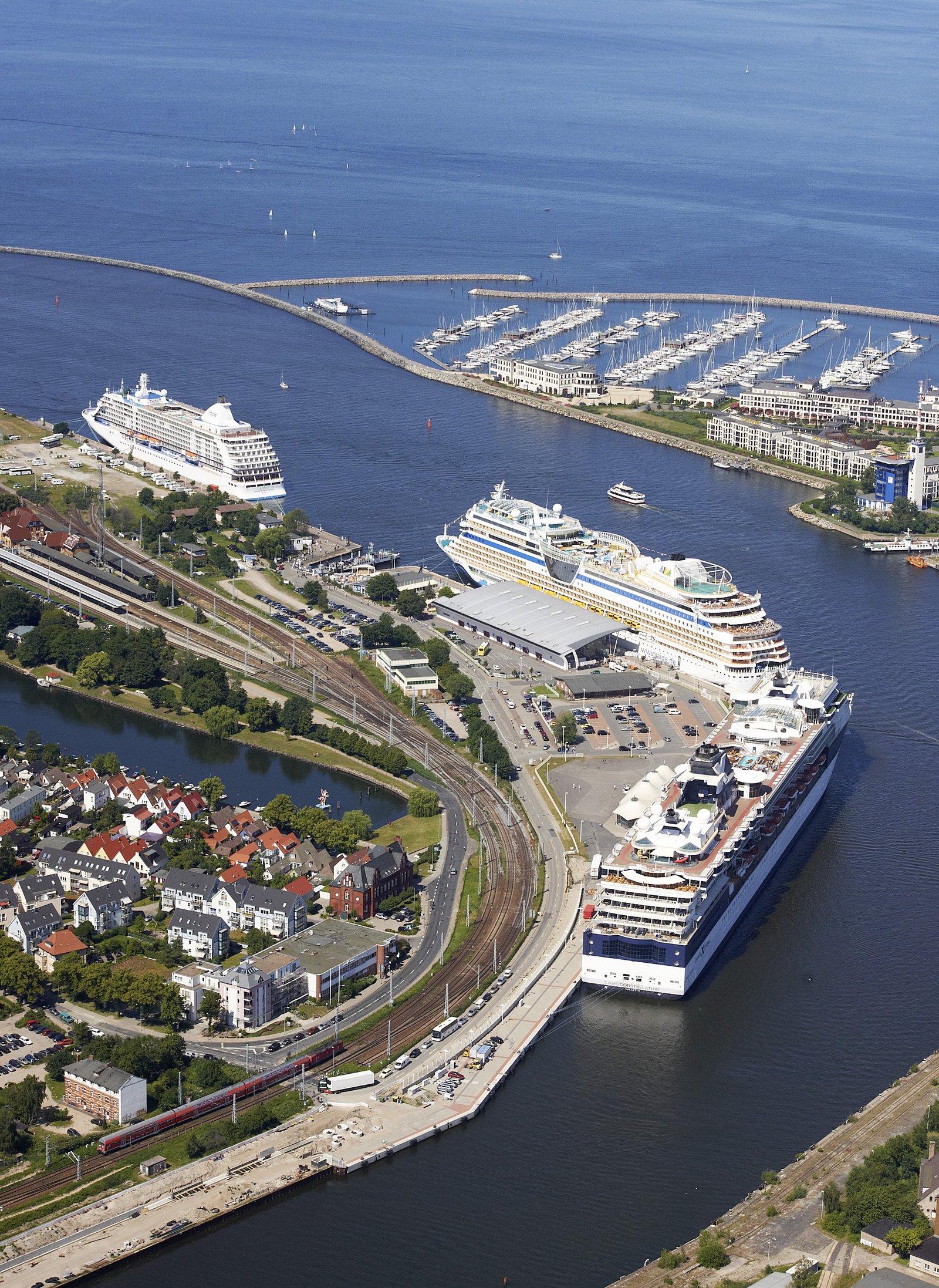 Rostock Port: Warnemünde Cruise Center